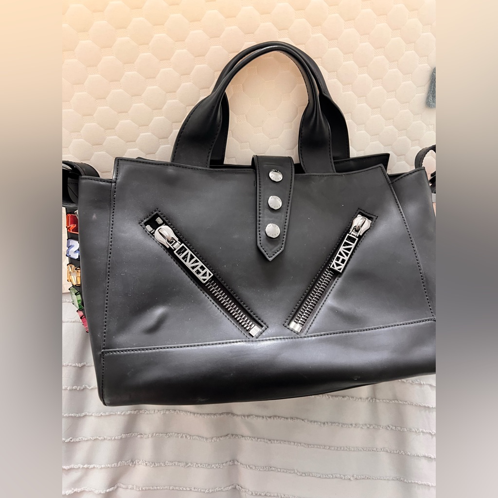 Kenzo Kalifornia Tote/Handbag With The Detachable Graphic/Gem Strap.